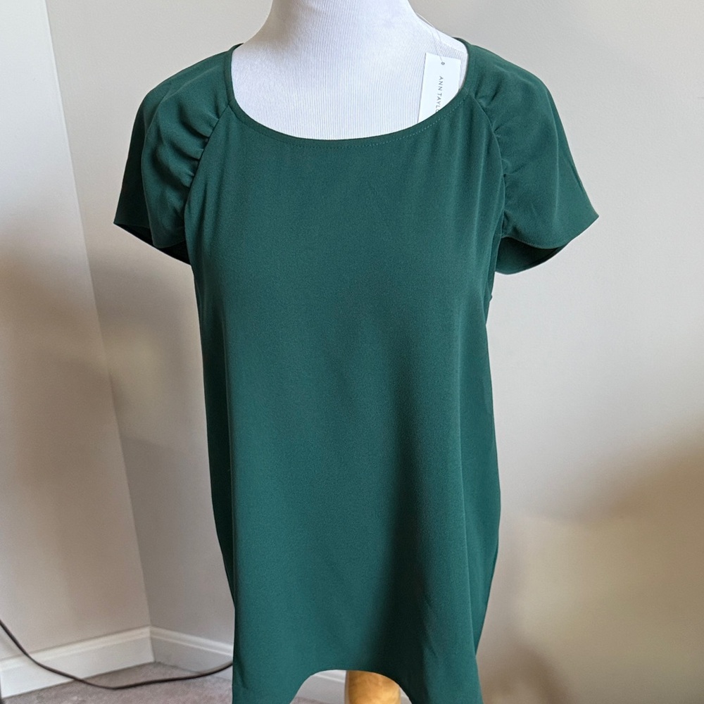 Ann Taylor Forest Green Blouse. Size medium.  NWT